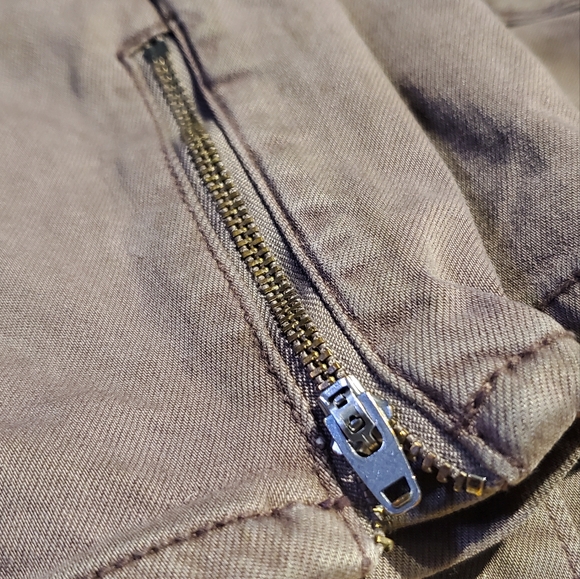 AMERICAN EAGLE | Brown Cargo High Rise Stretch Jeans in Size 10 Regular - Picture 8 of 12